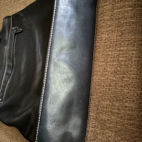 Kenneth Cole of Ne York Black Slim Pocketbook Snap Closure - Picture 10 of 13